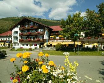 Hotel Alpengasthof Löwen - Bad Hindelang - Gebouw