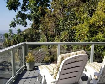 Rv Glamping Private Bedroom, Bath, Kitchen, Wifi, Ac, Free Parking & Ev Charging - El Cajon - Balcony