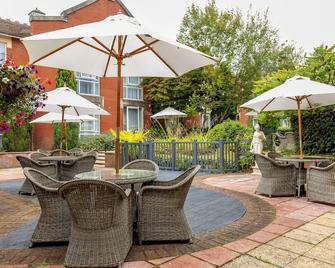 Bromsgrove Hotel and Spa - Bromsgrove - Terasa