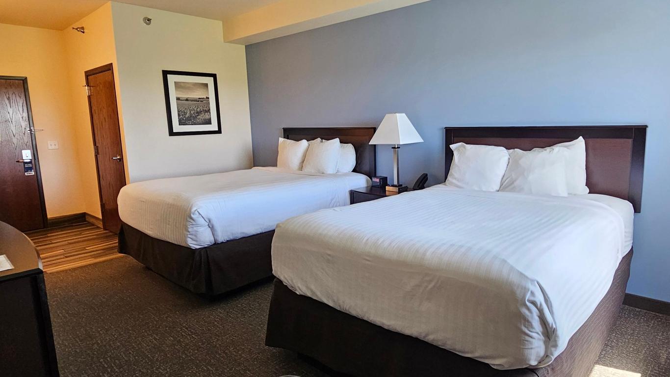 Boulders Inn and Suites by Cobblestone Hotels - Manchester