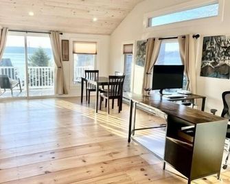 Escape to Positive Outlook - Phippsburg - Living room