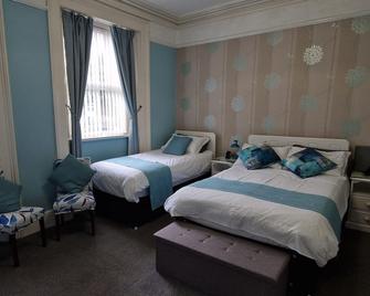Ambassador Guest House Bed and Breakfast - Paignton - Bedroom