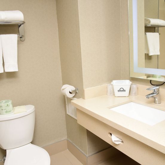Days Inn by Wyndham Ottawa image 1