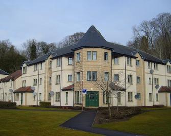 2 Bedroom Top Floor Flat Within 40 mins of Edinburgh, Good Transport Links - Penicuik - Building