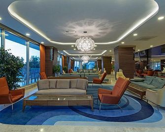Seashell Resort & Spa - Side - Lounge