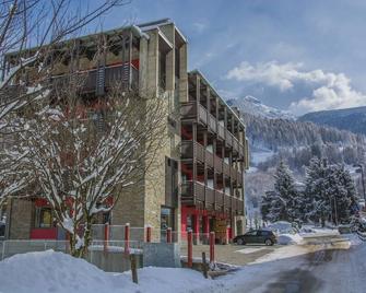 Meublè Ambrosini - Aprica - Building