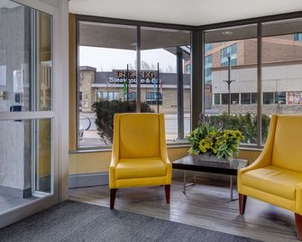 Days Inn by Wyndham Niagara Falls Near The Falls - Niagara Falls - Lobby