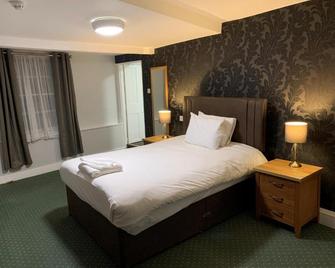 The Castle Hotel - Devizes - Bedroom