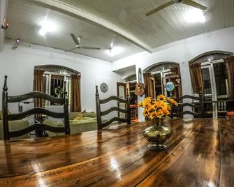 Mrs Wijenayake's Beach Haven Guest House - גאלה