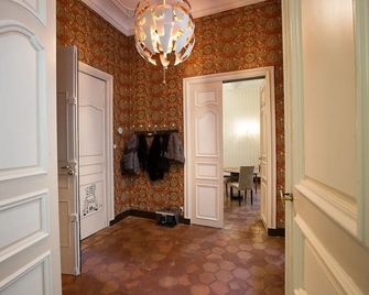 La Petite Saunerie - B&B - Aviñón - Pasillo