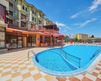 Smolian - Nesebar - Piscina