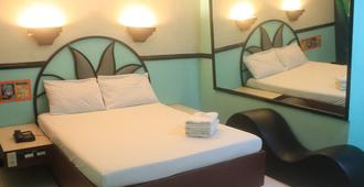 Halina Drive Inn Hotels - Sta Mesa - Manila - Bedroom