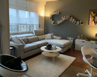 Welcome to my place B&B - Brussels - Living room