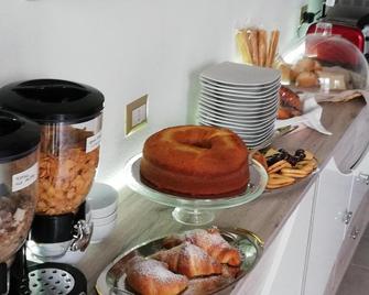 B&B Fiori di Pesco - Fertilia - Buffet