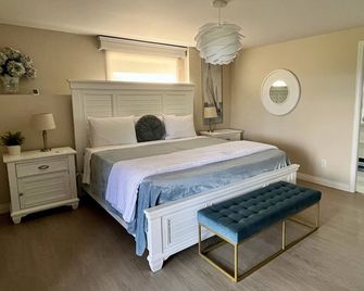 West Kelowna/Lake And The City Bed And Breakfast - West Kelowna