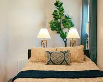 Cozy, beautiful apartment at Avanti Cove - Conneaut Lake - Bedroom