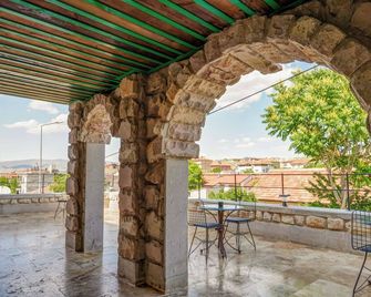 Nissa Cave - Avanos - Balkon