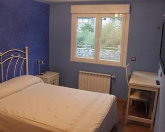 Hostal Burbia - Villafranca del Bierzo - Habitación