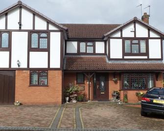 The Cedars House B&B - Nuneaton - Building