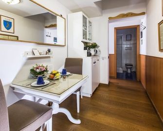 Pettinary Village B&B - Rom - Essbereich