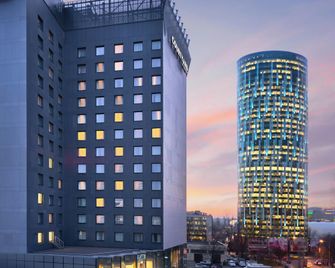 Courtyard by Marriott Bucharest Floreasca - Bucarest - Edificio