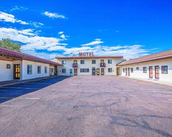 Love Hotels Silver Street By OYO At Hurley Wi - Hurley - Будівля