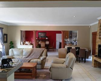 Carmel Huys - Cape Town - Living room