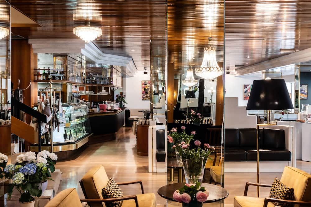 فندق أورورا - ميرانو - بار