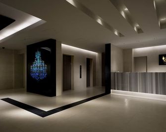 Hotel Villa Fontaine Tokyo-Shinjuku - טוקיו - דלפק קבלה