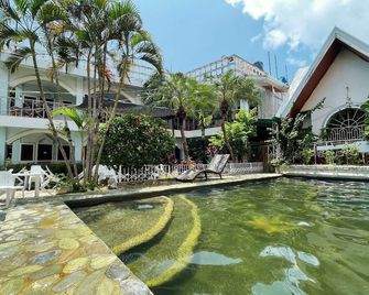 Simons Heritage Resort Puerto Galera - Puerto Galera - Pool