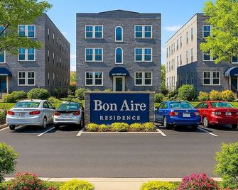 Fully Renovated 1BR Walk to Hospitals University Parking - Indianapolis - Bygning