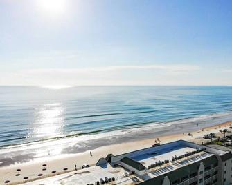 Driftwood Ocean View Dreams on Daytona Beach - Daytona Beach - Beach