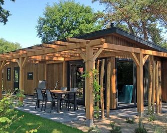 Enjoy the peace and nature from the Jacuzzi - Wekerom - Patio