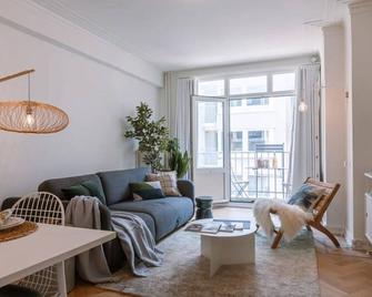 Huswell - Warm & cozy lateral seaview apartment - Ostenda - Pokój dzienny