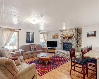 Oso Lodge Unit B - Yosemite West - Sala de estar