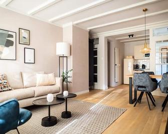 Farmhouse in De Cocksdorp near Nature Reserve - De Cocksdorp - Huiskamer