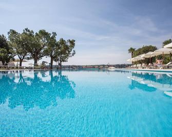 Hotel Spiaggia d'Oro - Charme & Boutique - Garda Lake Collection - Saló - Piscina
