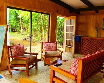 Keuhenua Hostal - Hanga Roa - סלון