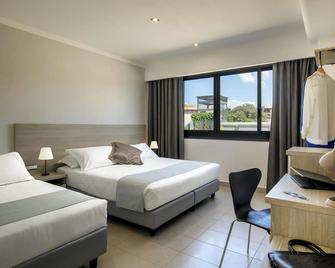 Simon Hotel Aprilia - Aprilia - Slaapkamer