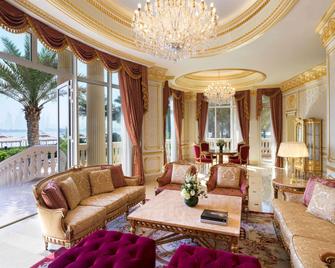 Raffles The Palm - Dubai - Living room