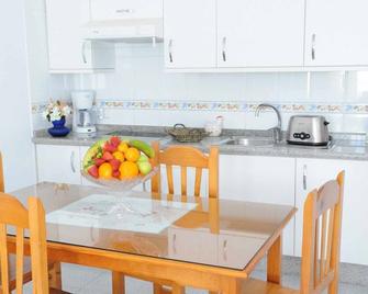 Emycanarias Holiday Homes 2 Bedrooms - Vecindario - Küche