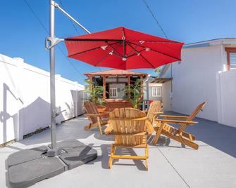 Lovely 2-bedroom loft with hot tub. - טמפה - פטיו