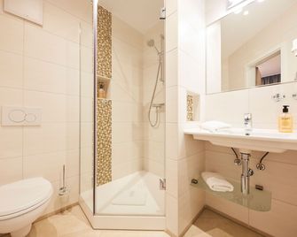 Hotel garni Sonnenhof - Eisenberg - Bad