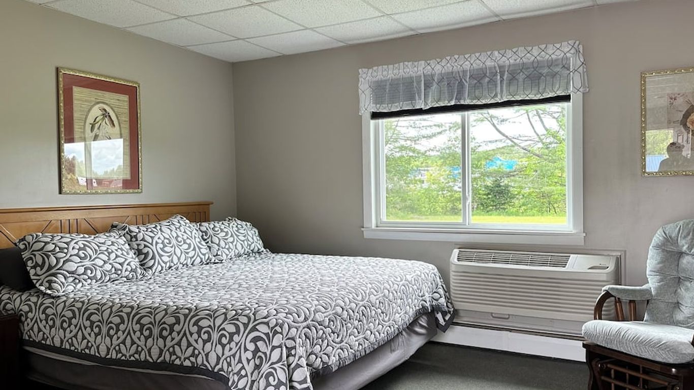 Colonial Valley Motel