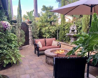 Luxury Courtyard Garden Suite - Carlsbad - Patio