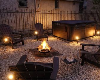 Summer Retreat Country Villa Jacuzzi & Garden - Bassano in Teverina - Patio