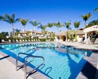 Colorful Garden Condo in Irvine Close to Beach Long-term Only - Irvine - Pool