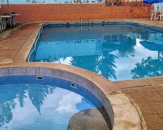 Apex Resort - Nakuru - Pool
