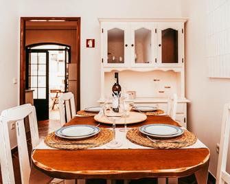 Altura Beach Villa by GT House - Altura - Essbereich