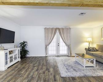 Cozy townhouse minutes from Downtown Lafayette, LA - Lafayette - Salon